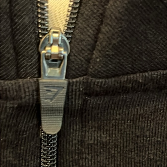 🦈 Gymshark Women’s Cropped Sweatshirt - Black - Medium - EUC - Picture 10 of 10